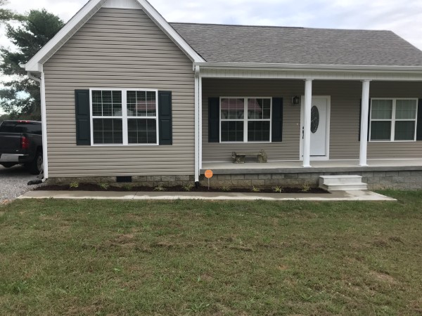 Front of 145 Michael Cir, Lawrenceburg TN