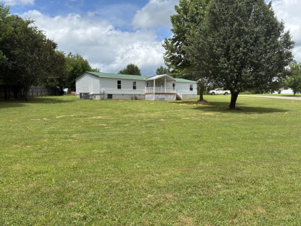 Front of 11 Sunrise Dr, Lawrenceburg TN