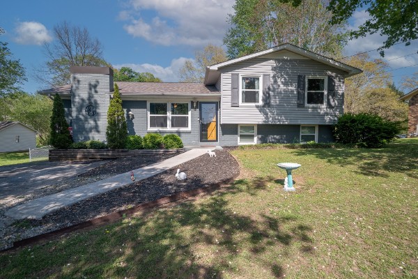 Front of 312 Prosser Rd, Lawrenceburg TN