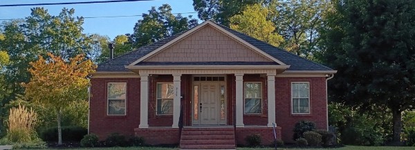 Front of 219 Waterloo St, Lawrenceburg TN