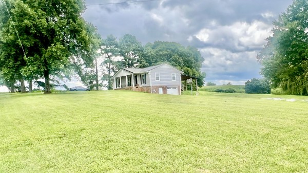 Front of 80 Gang Rd, Lawrenceburg TN