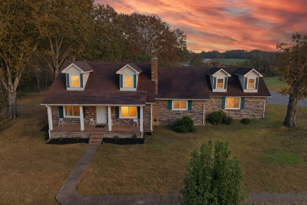 Front of 123 Quail Dr, Lawrenceburg TN