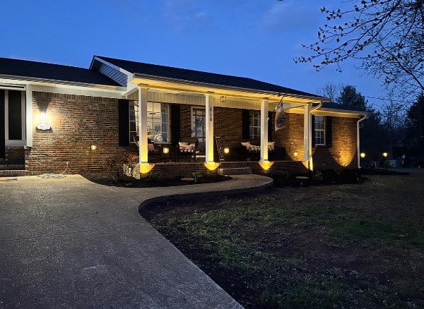 Front of 510 Donna Cir, Lawrenceburg TN
