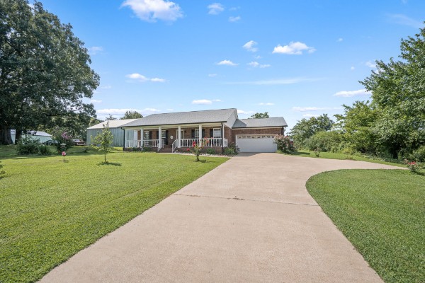 Front of 528 W Point Rd, Lawrenceburg TN