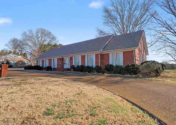Front of 1206 Toben Ter, Lawrenceburg TN