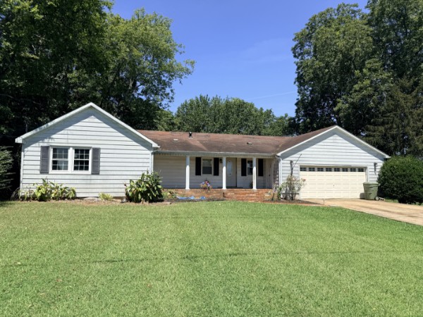 Front of 246 Davis St, Lawrenceburg TN