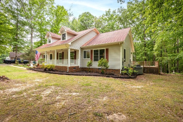 Front of 979 Paige Dr, Lawrenceburg TN