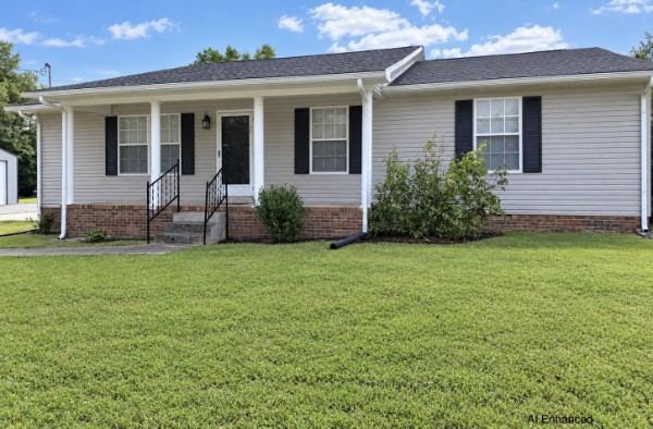 Front of 499 Belew Dr, Lawrenceburg TN