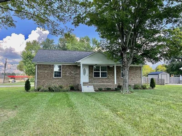 Front of 324 Debus St, Lawrenceburg TN