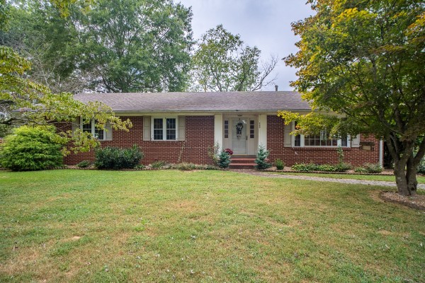 Front of 225 Caperton Ave, Lawrenceburg TN