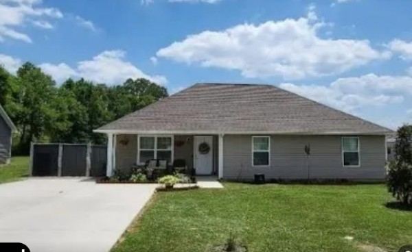 Front of 1414 Triple K Ave, Lawrenceburg TN