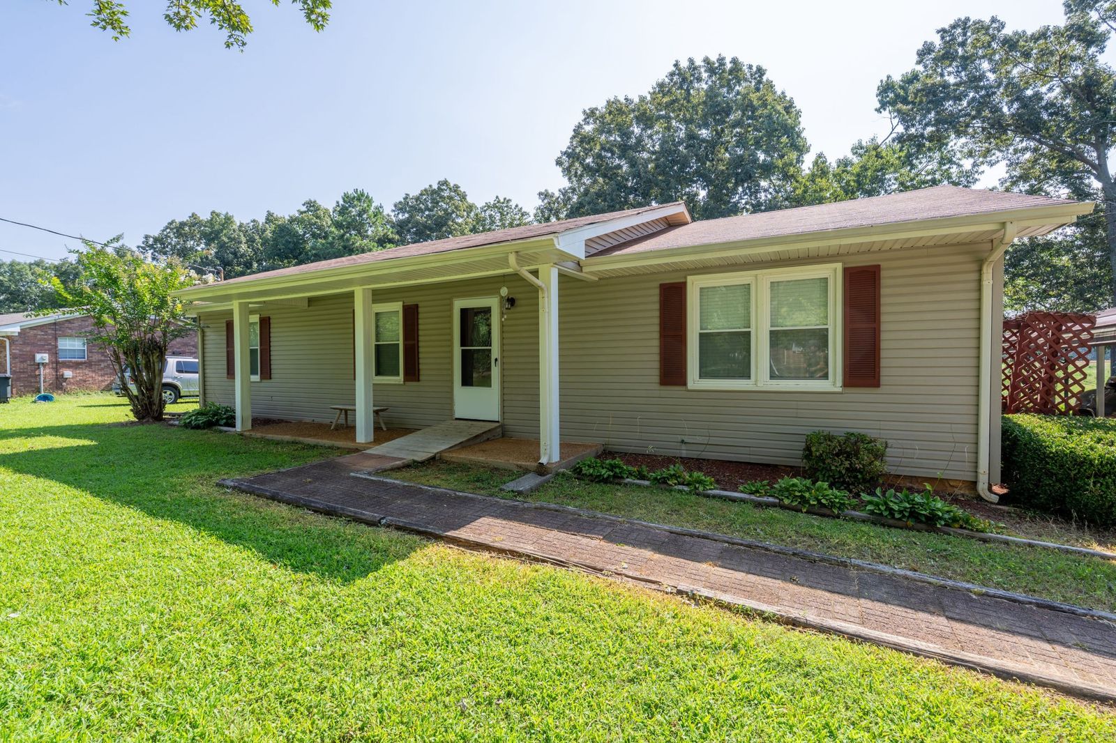 1020 Rosier Rd inside, Lawrence County TN home for sale