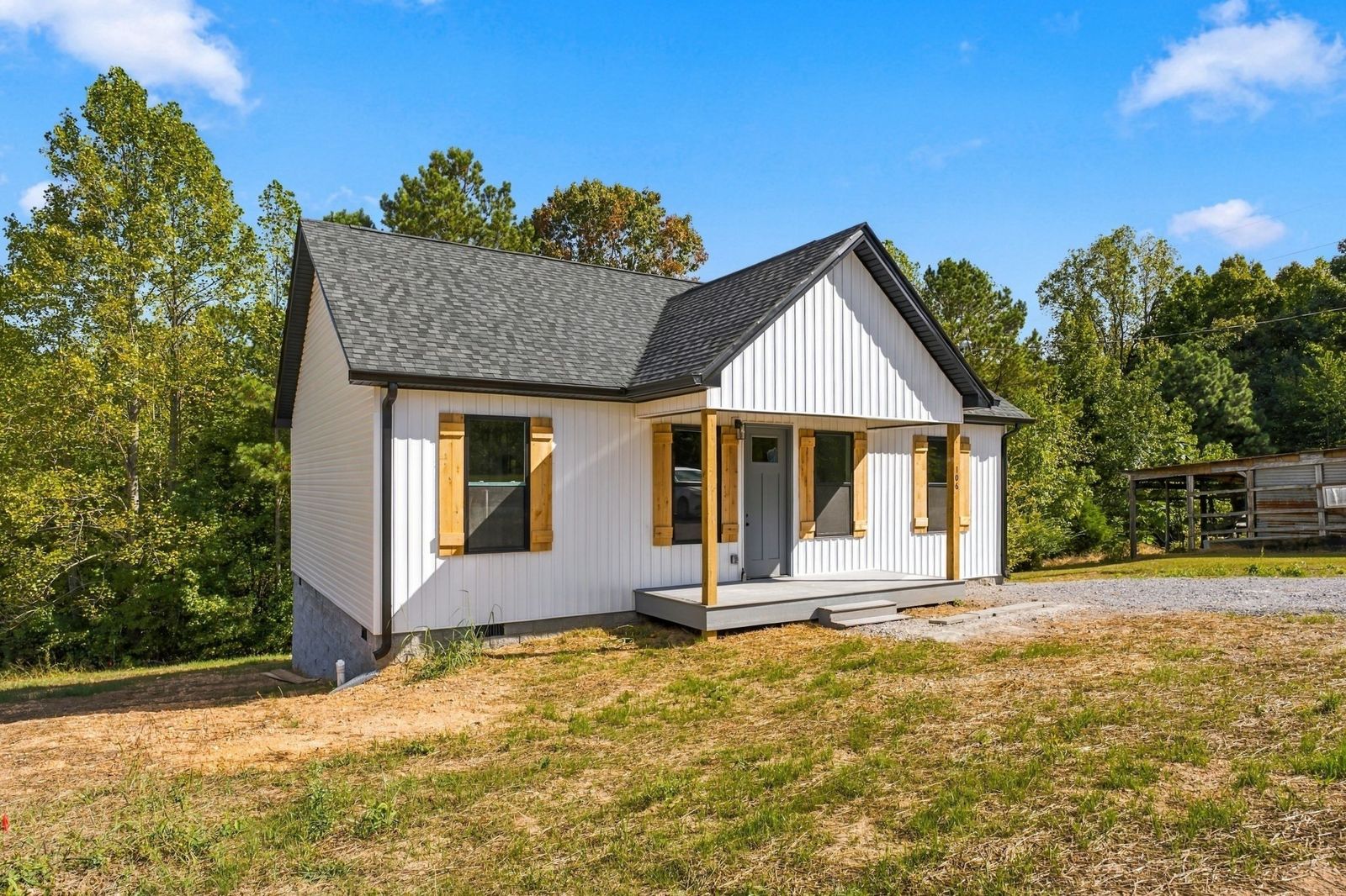 106 Shoal Creek Rd inside, Lawrence County TN home for sale