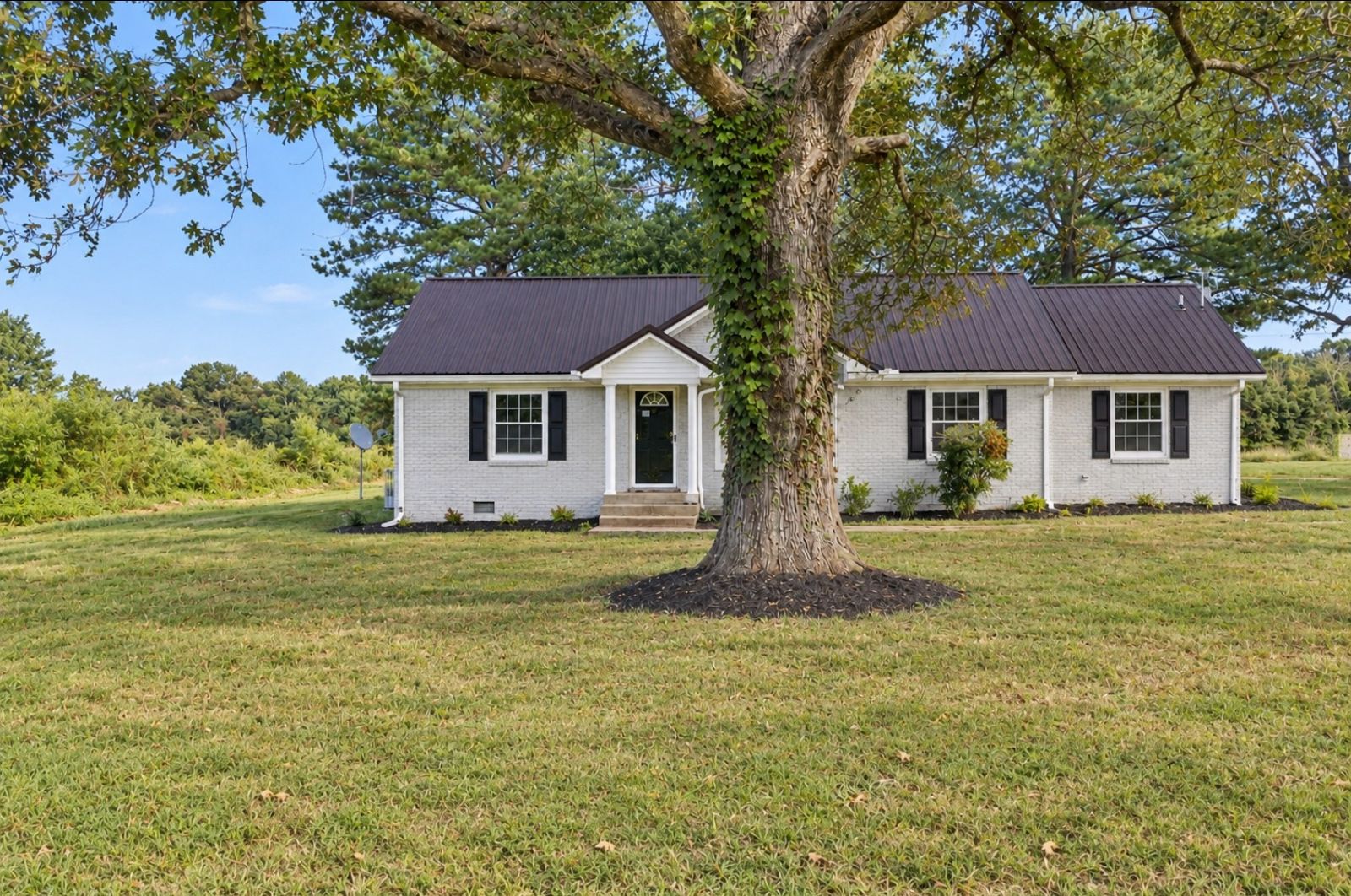 1083 Mattox Town Rd inside, Lawrence County TN home for sale