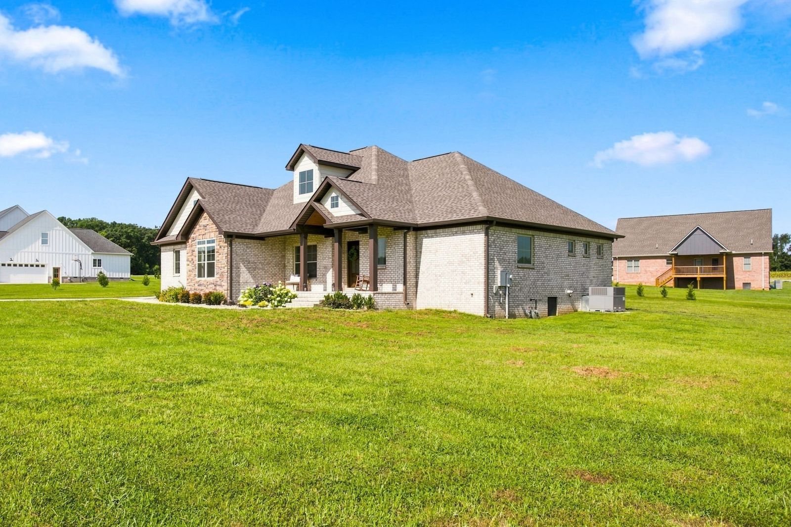 114 Hurst Dr inside, Lawrence County TN home for sale