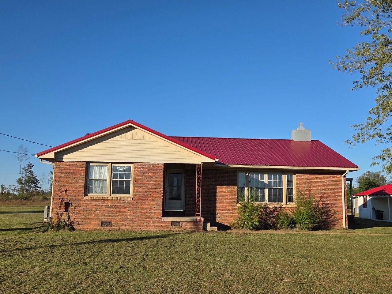 126 Dunn Rd inside, Lawrence County TN home for sale