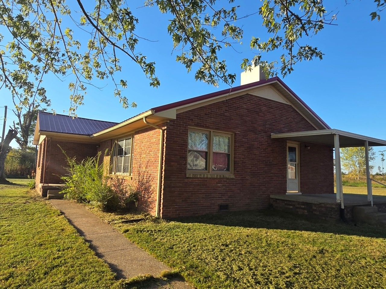 126 Dunn Rd inside, Lawrence County TN home for sale