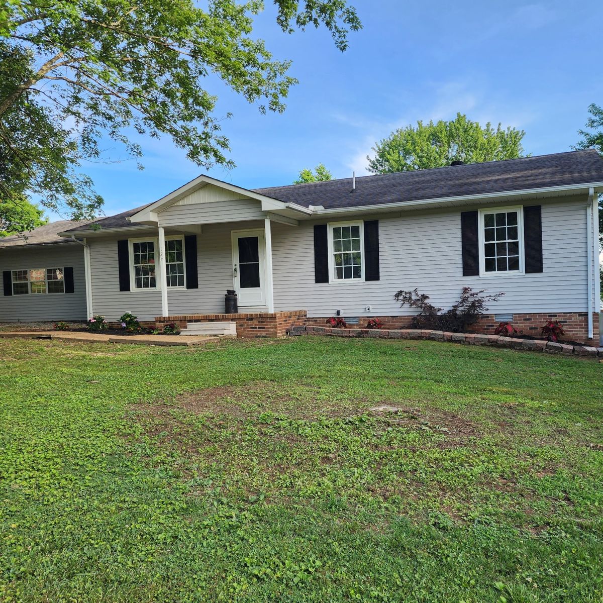 127 Michael Cir front exterior, Lawrence County TN home for sale