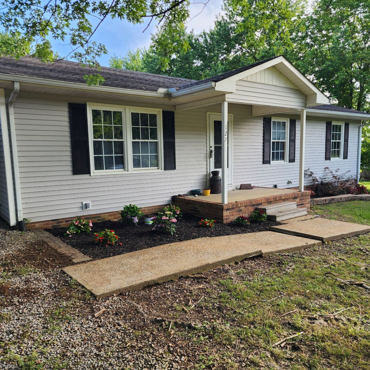 127 Michael Cir inside, Lawrence County TN home for sale