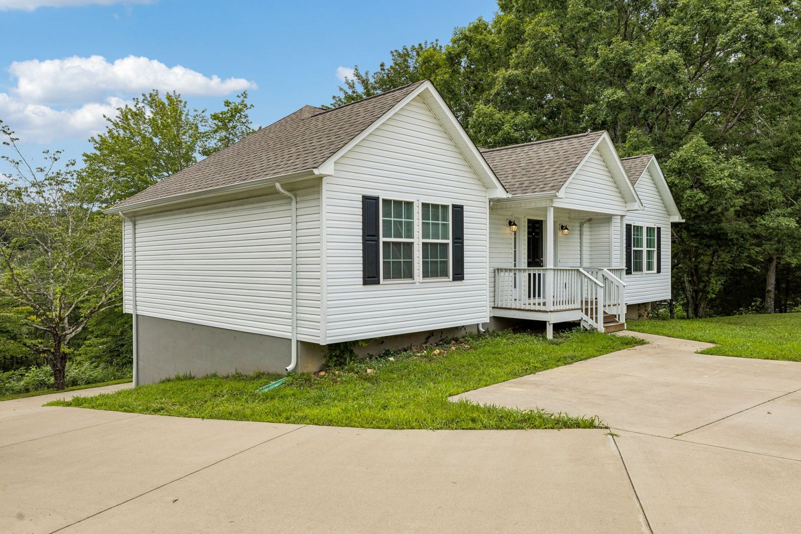 1299 Wesley Ct inside, Lawrence County TN home for sale