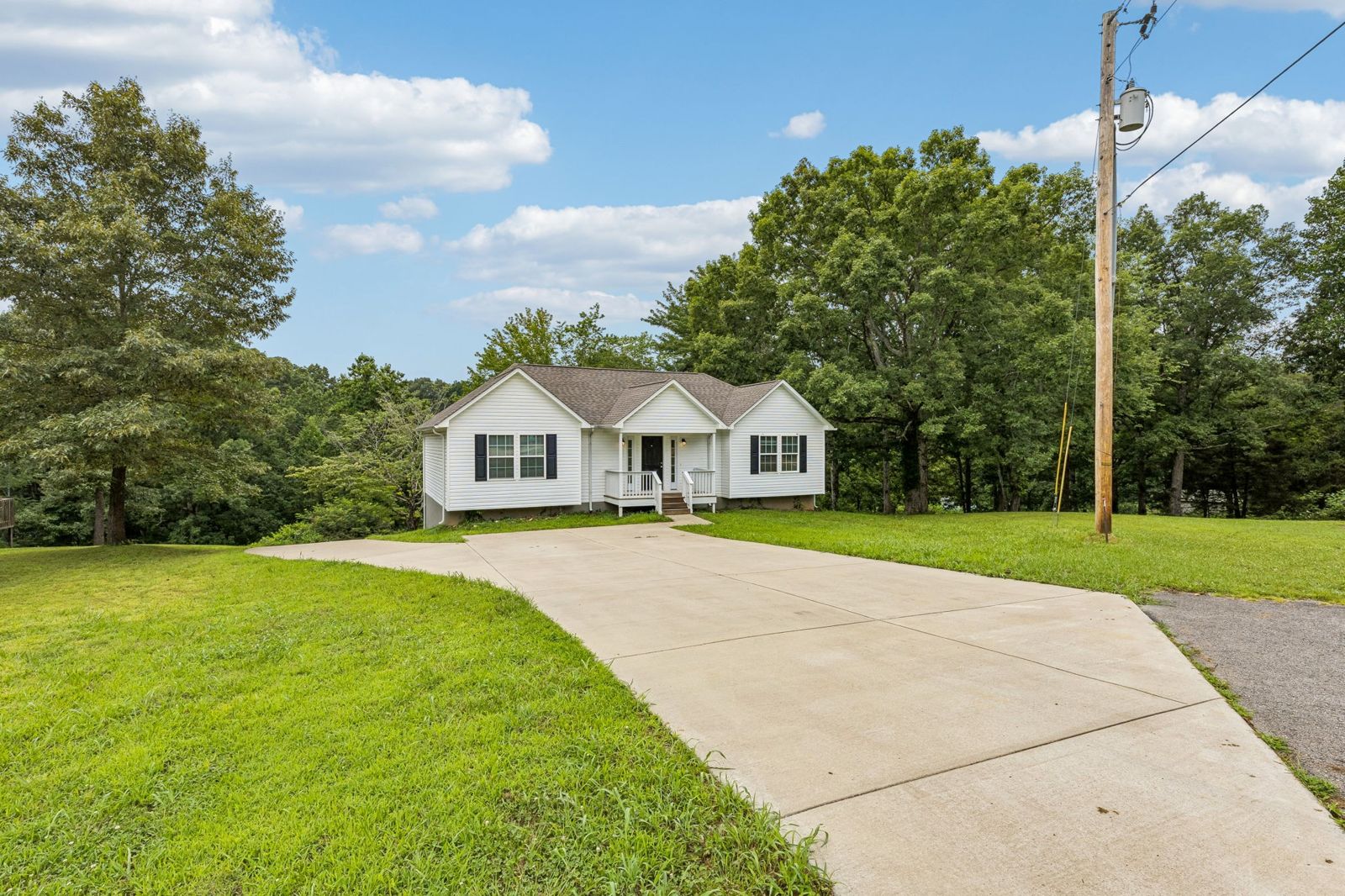 1299 Wesley Ct inside, Lawrence County TN home for sale