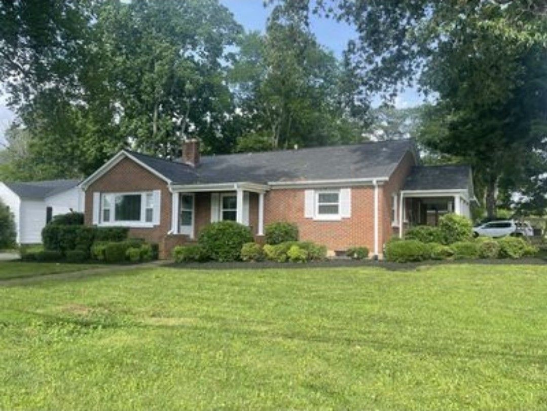 130 Lafayette Ave front exterior, Lawrence County TN home for sale