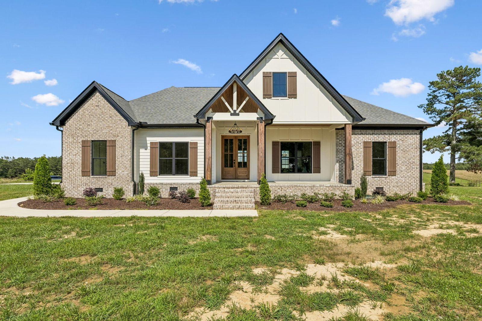 136 Summer Lake Dr inside, Lawrence County TN home for sale