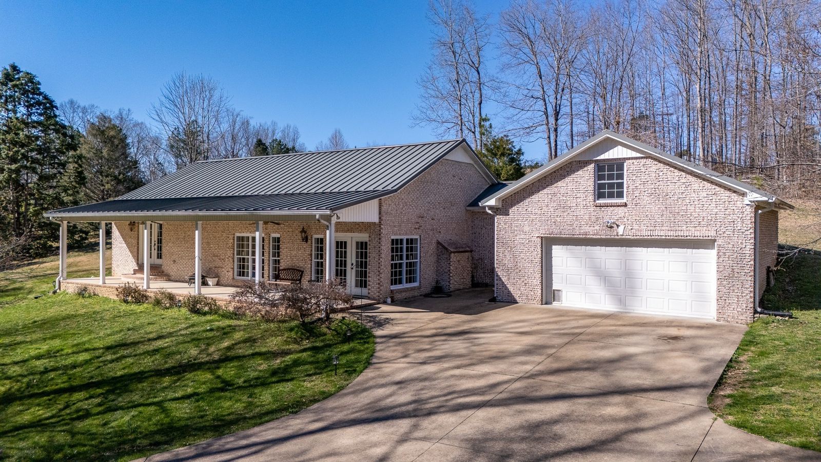 15 Clifton Rd inside, Lawrence County TN home for sale