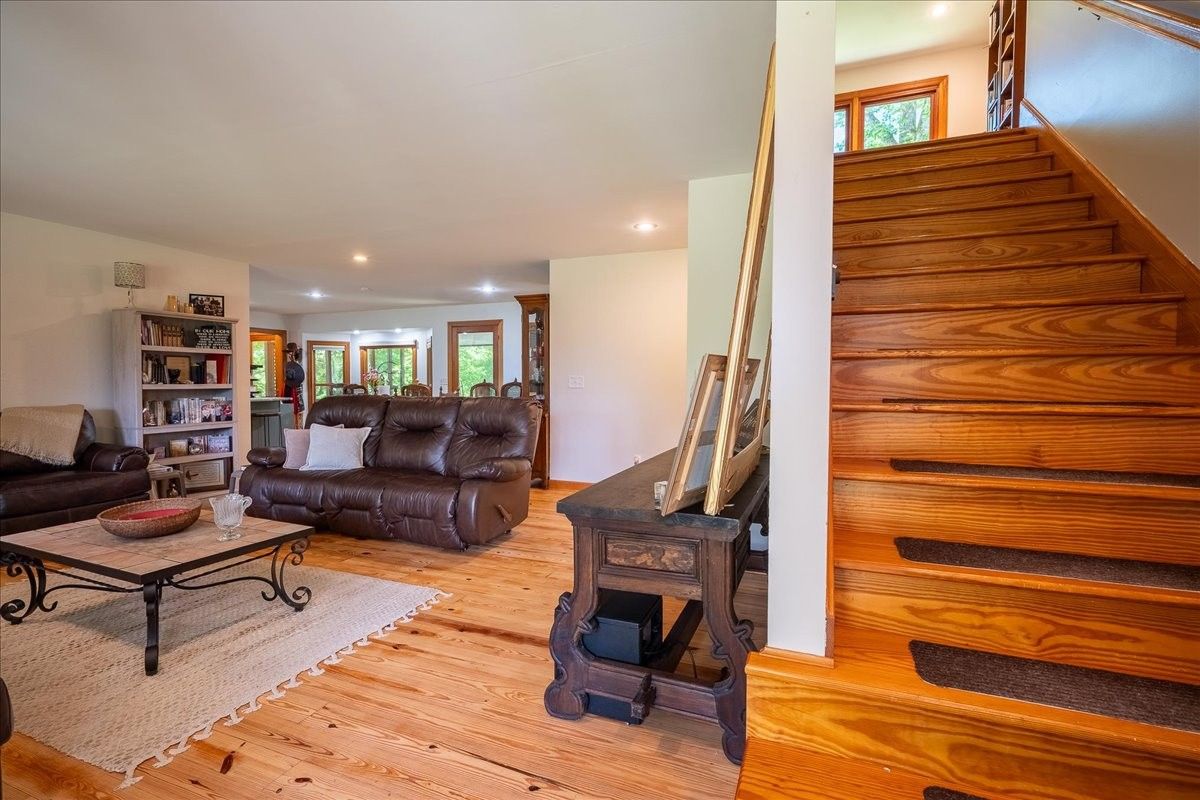 1518 Old Waynesboro Hwy inside, Lawrence County TN home for sale