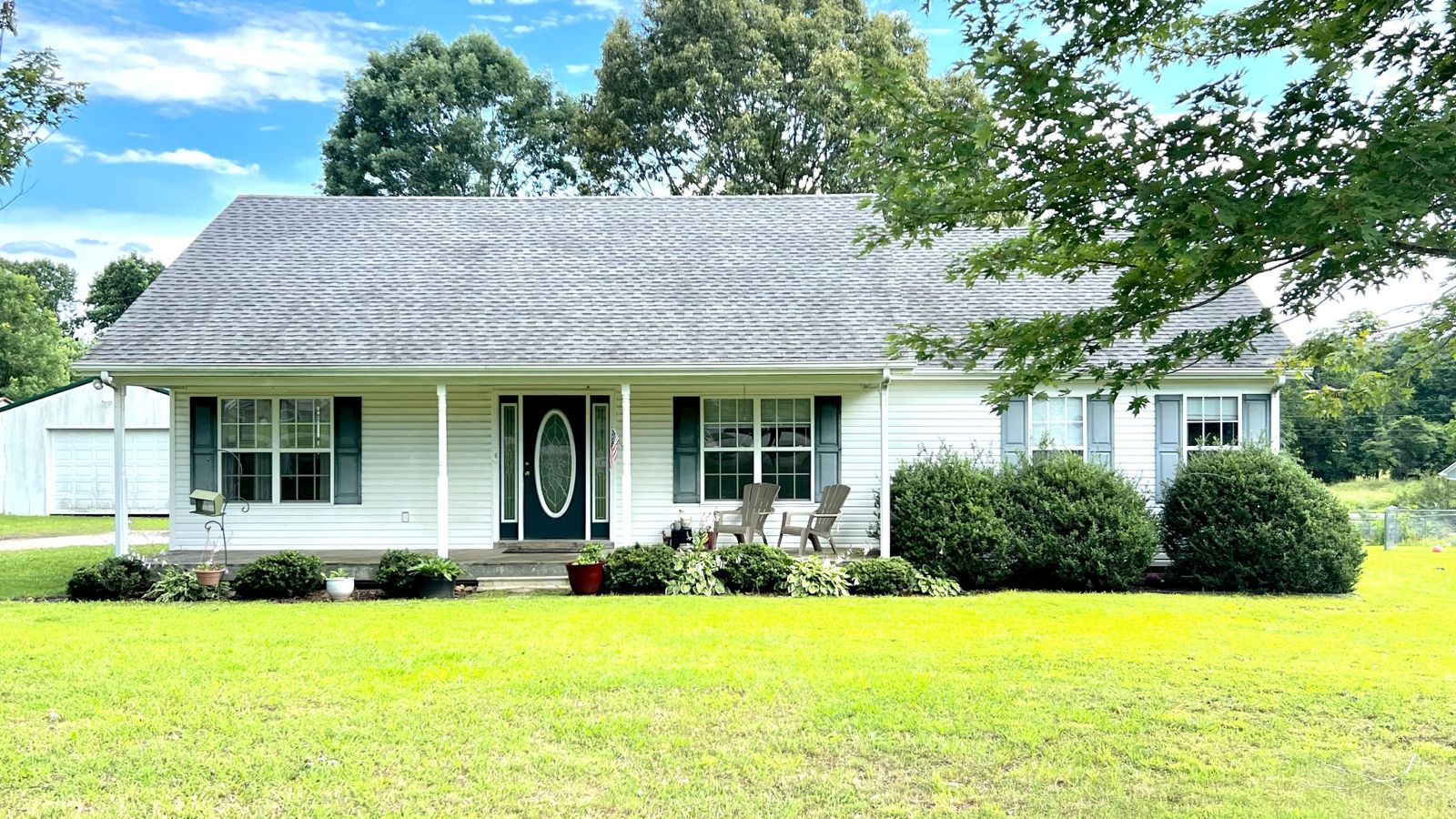 153 Commodore Cir inside, Lawrence County TN home for sale
