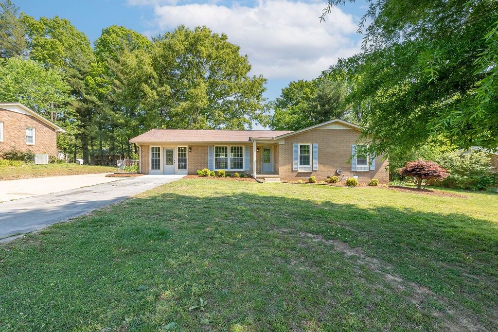 1606 Whippoorwill Dr inside, Lawrence County TN home for sale