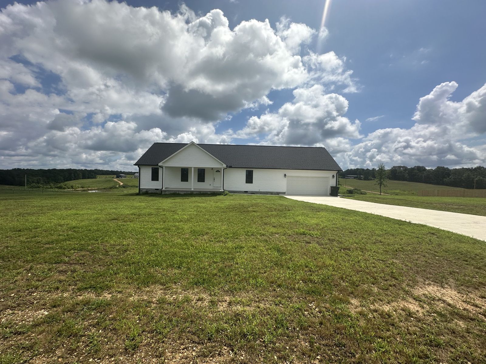 1654 Linvillle rd inside, Lawrence County TN home for sale