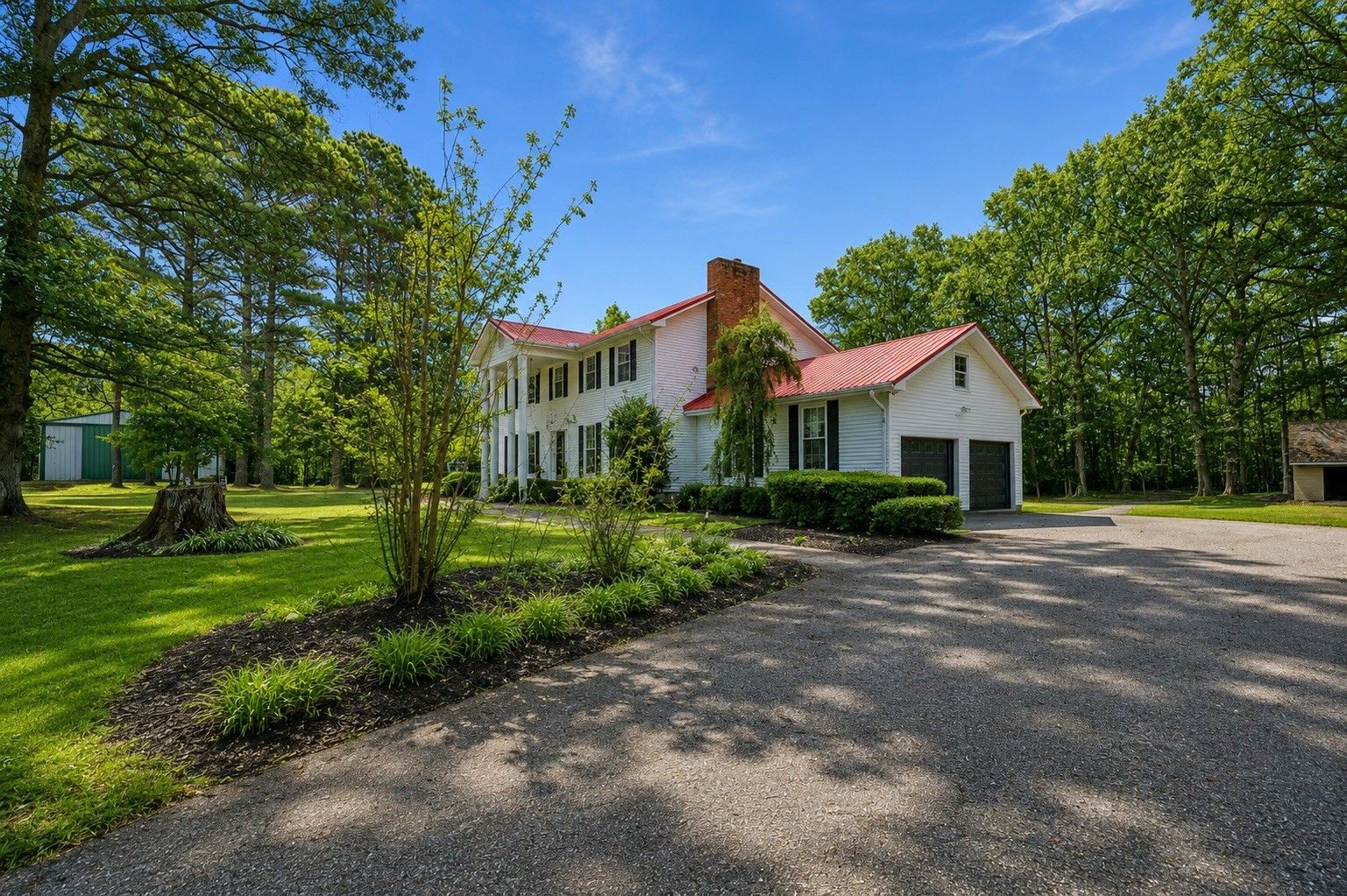 175 Dry Weakley Rd inside, Lawrence County TN home for sale