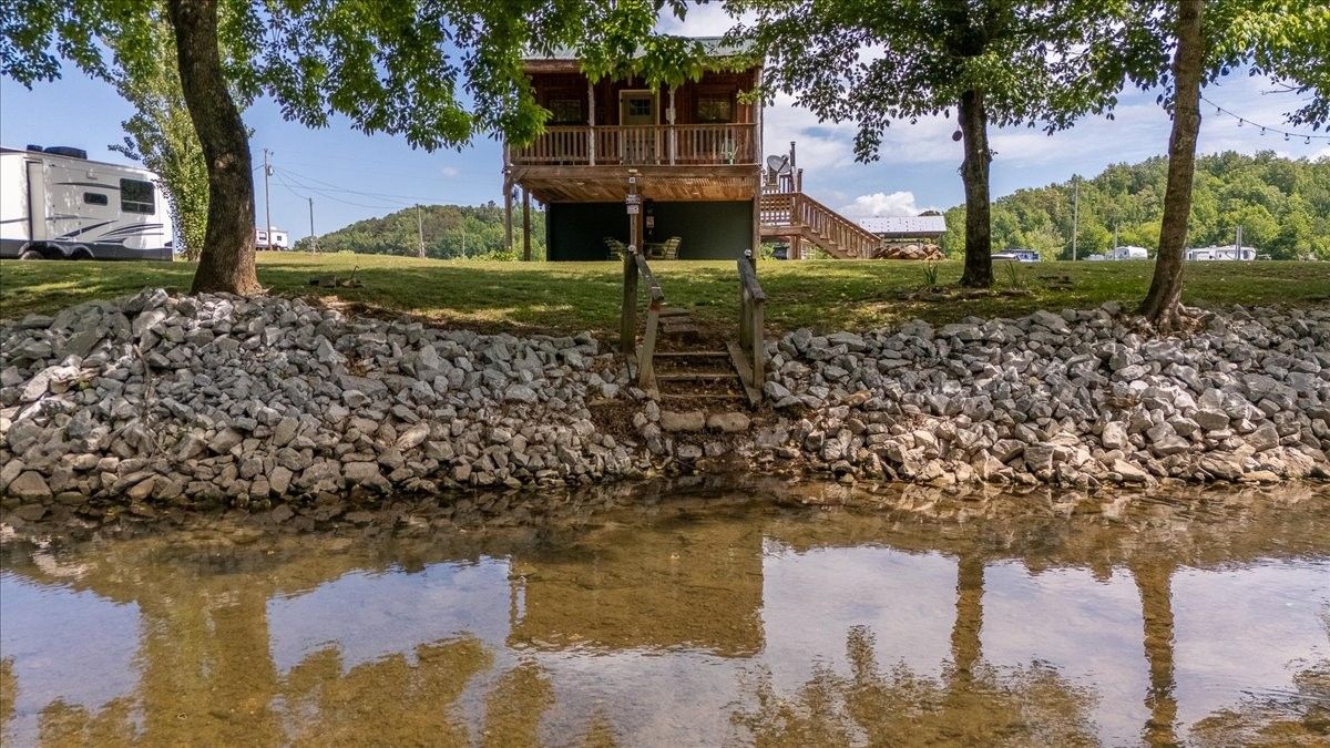 194 Creekside Ln inside, Lawrence County TN home for sale