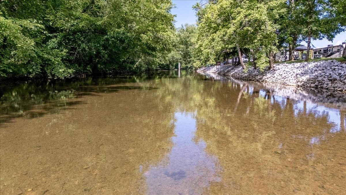 194 Creekside Ln outdoor space, Lawrence County TN home for sale