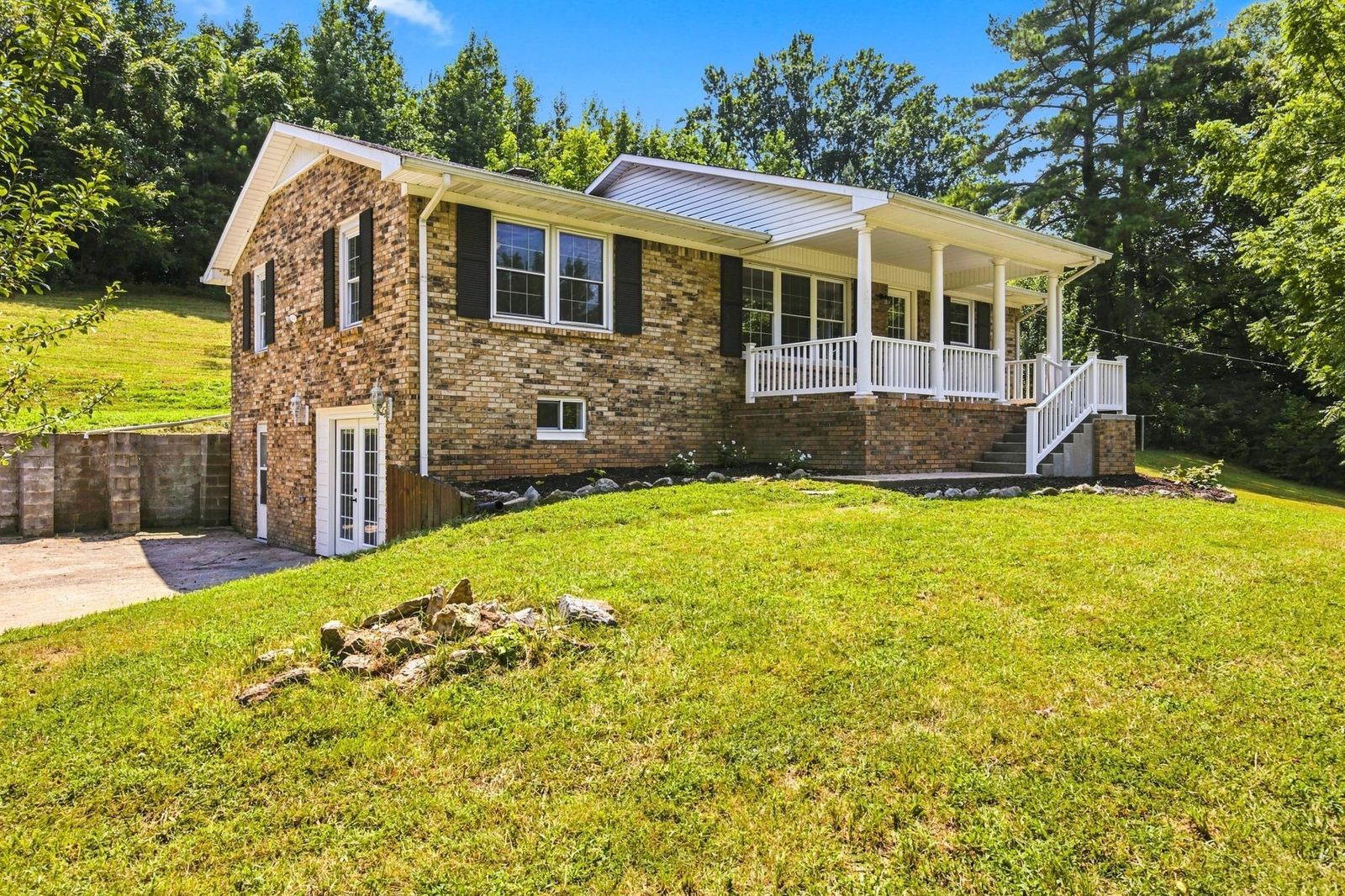 1966 Tennessee St front exterior, Lawrence County TN home for sale