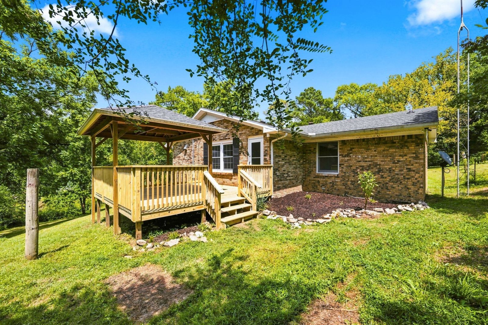 1966 Tennessee St outdoor space, Lawrence County TN home for sale