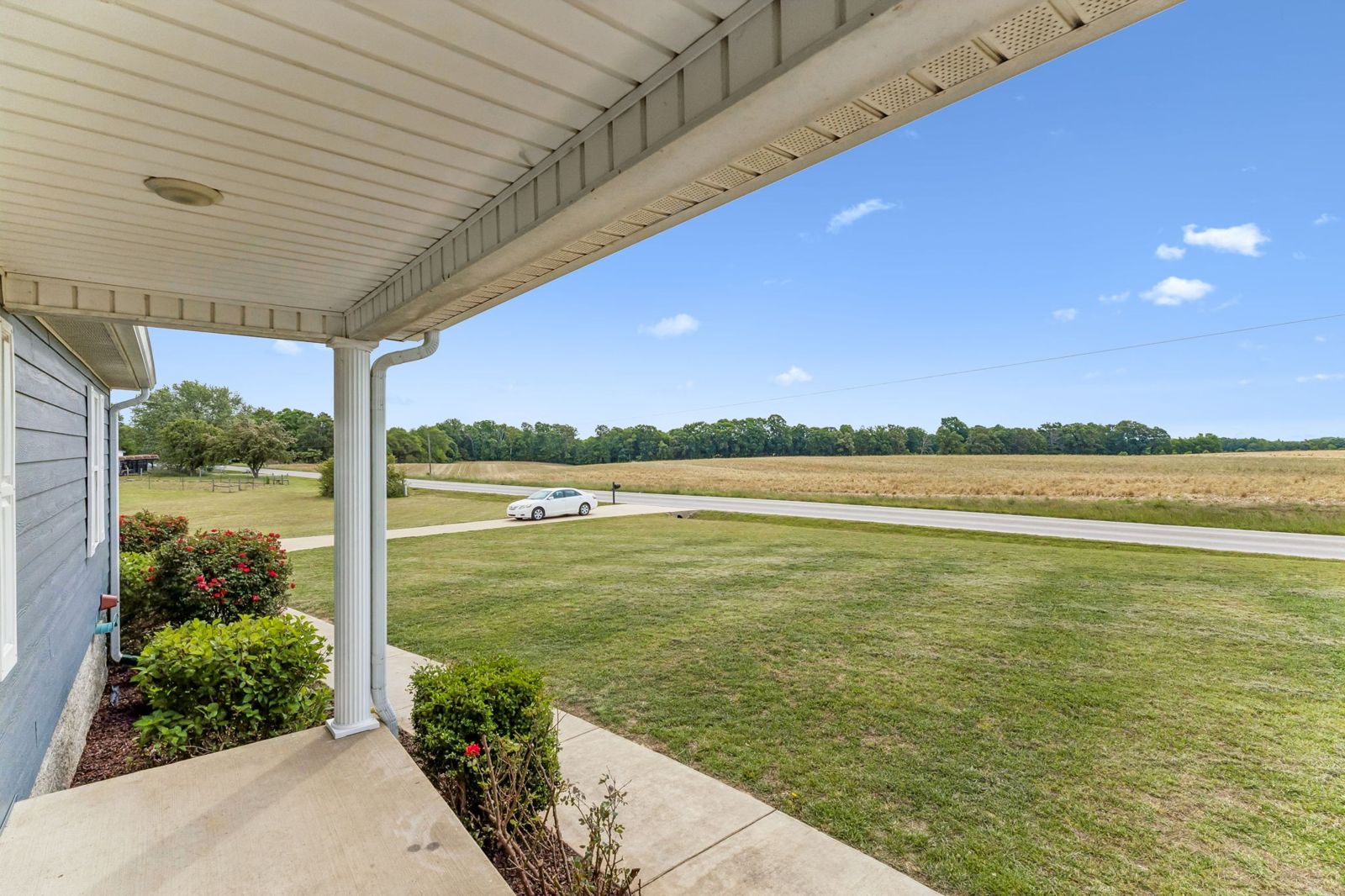 204 Brace Rd inside, Lawrence County TN home for sale