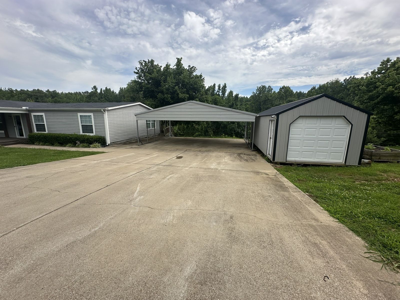 211 Church Hill Rd inside, Lawrence County TN home for sale