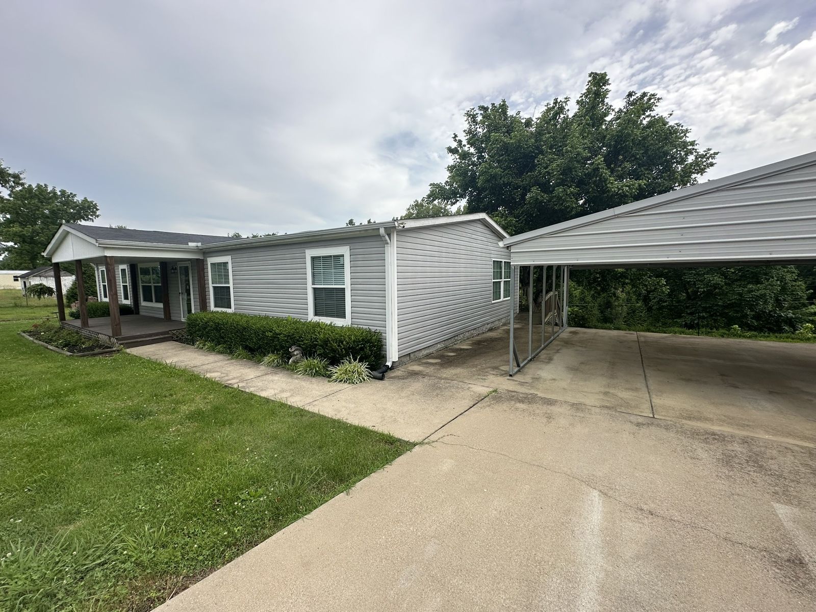 211 Church Hill Rd outdoor space, Lawrence County TN home for sale
