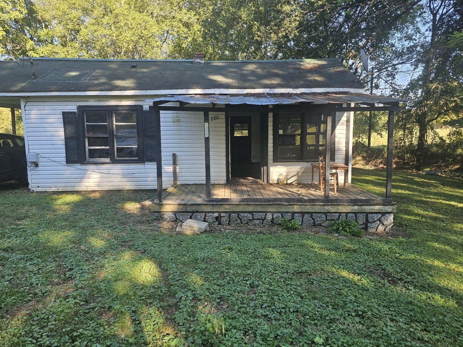 220 Oak St front exterior, Lawrence County TN home for sale