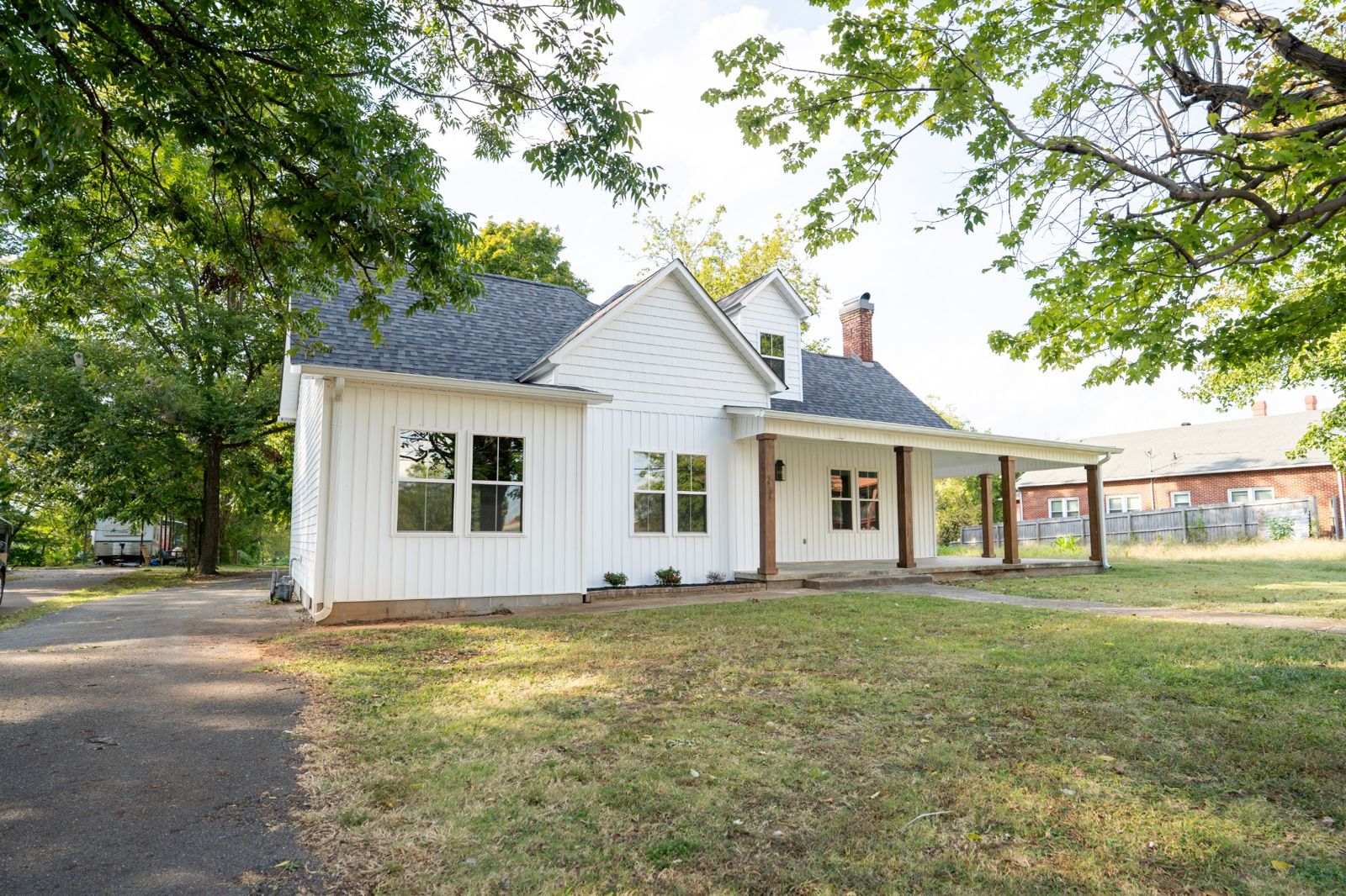 221 S Military Ave inside, Lawrence County TN home for sale