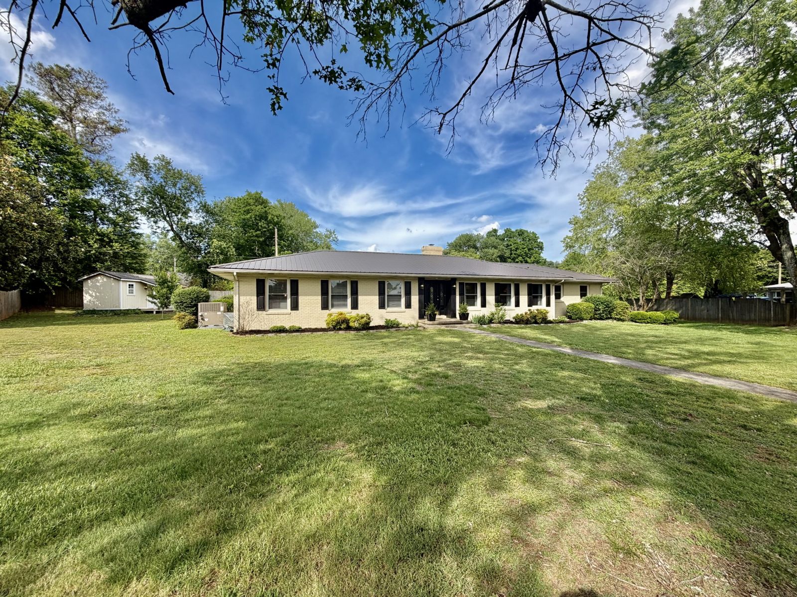 232 Admiral Cir front exterior, Lawrence County TN home for sale