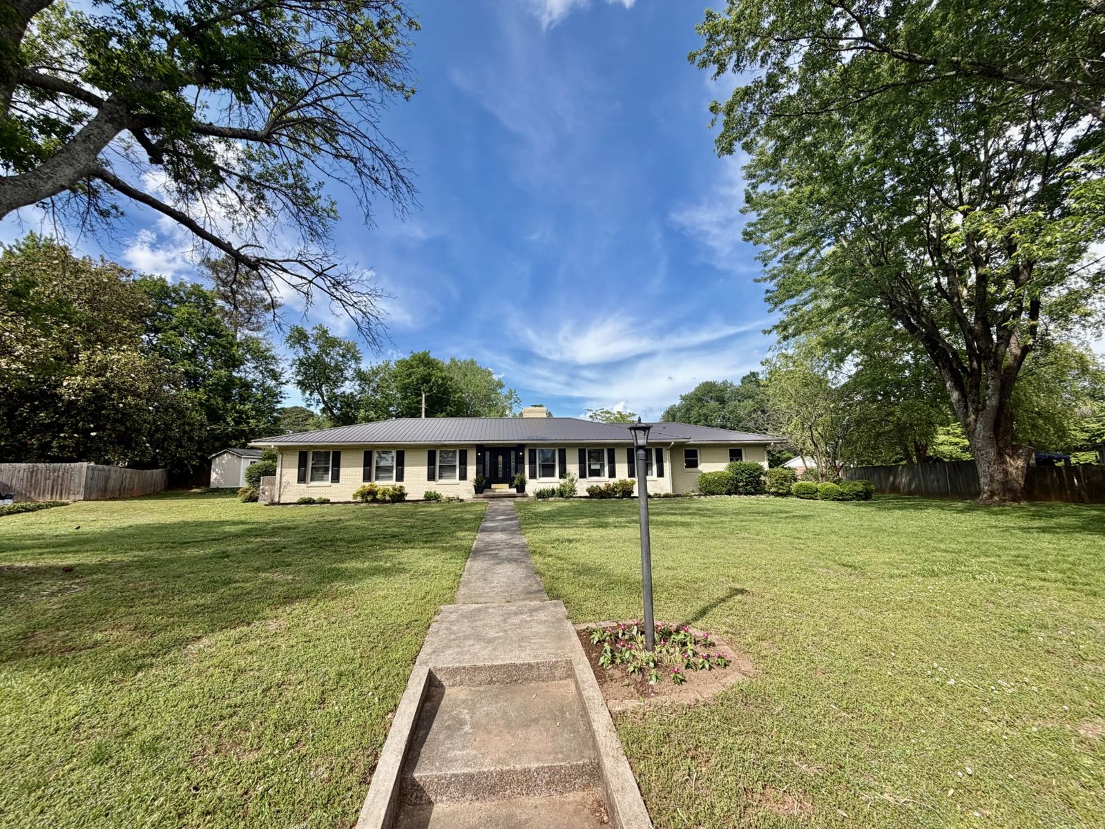 232 Admiral Cir inside, Lawrence County TN home for sale