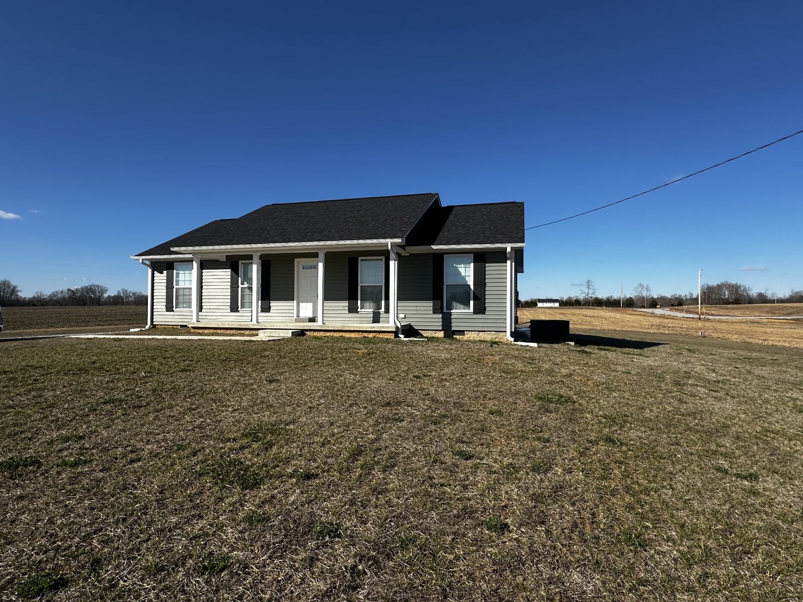 24 Henkle Ln inside, Lawrence County TN home for sale