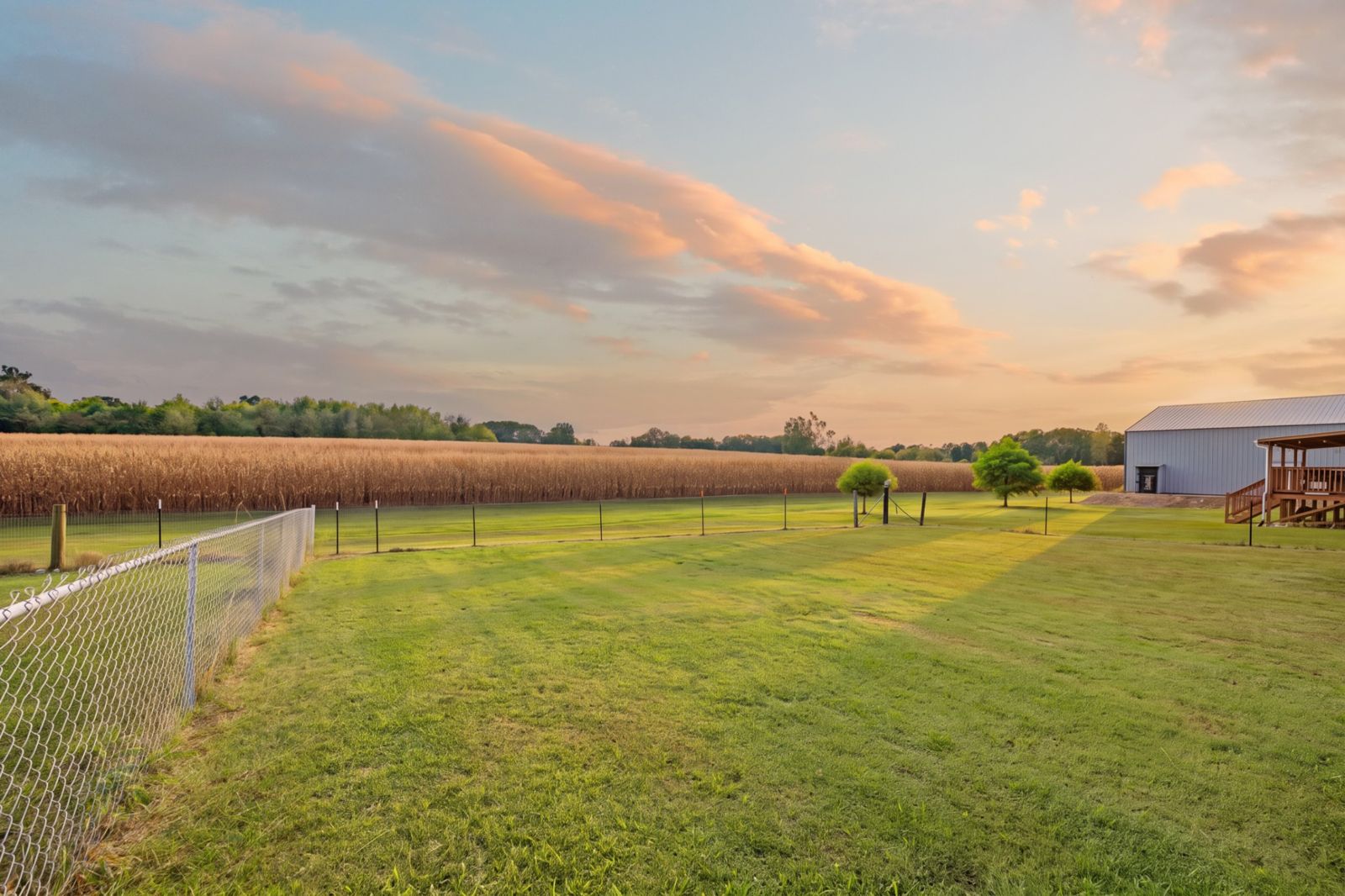 242 Highway 20 inside, Lawrence County TN home for sale