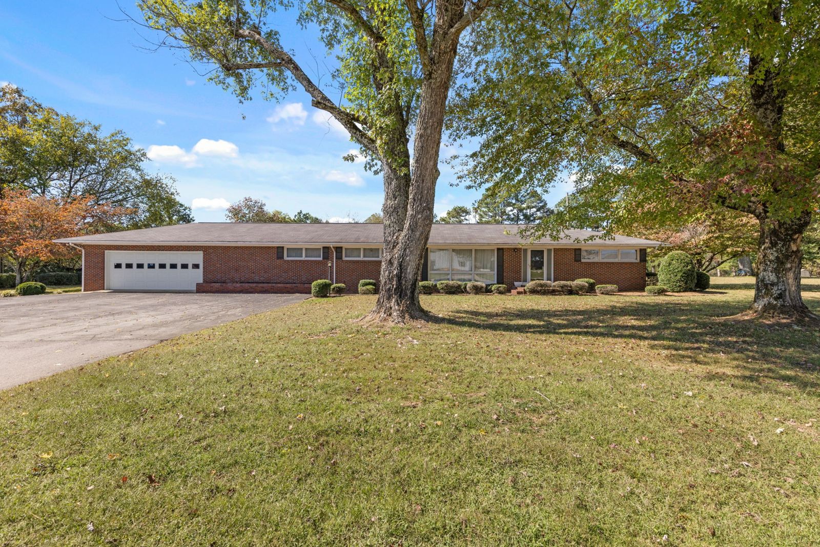 2763 Highway 43 N front exterior, Lawrence County TN home for sale