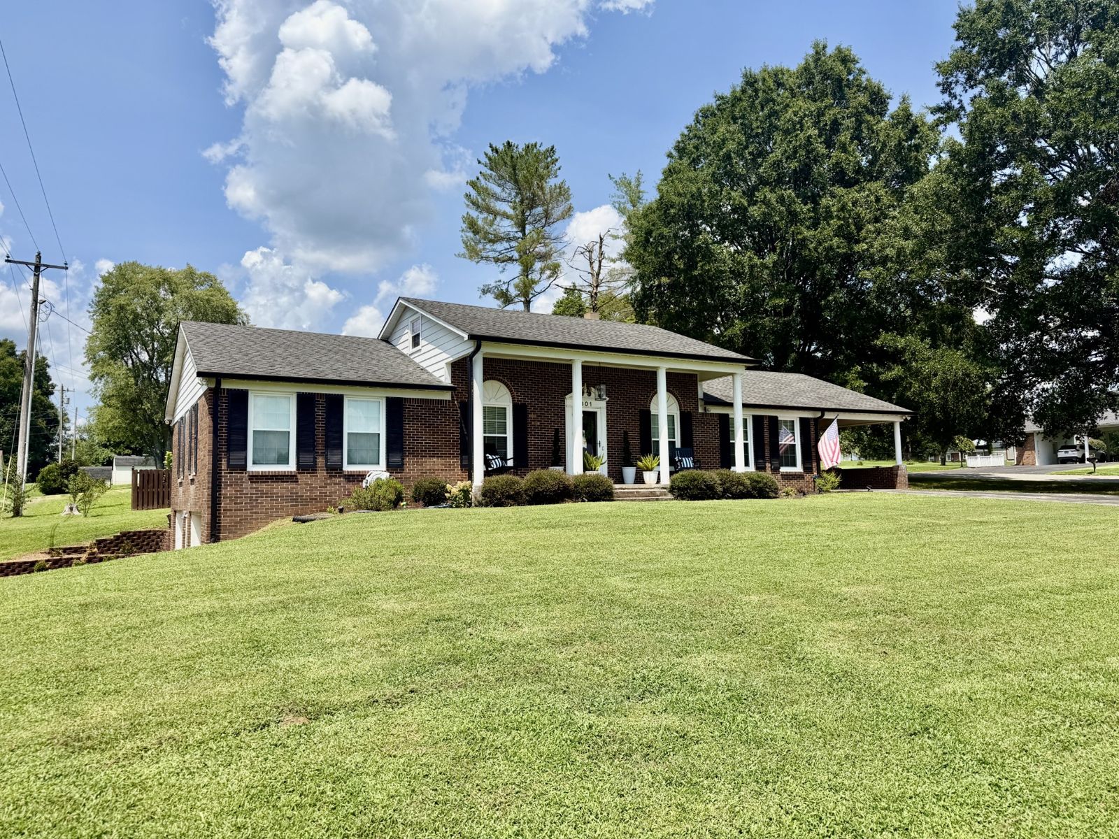 301 Roberta Ln inside, Lawrence County TN home for sale