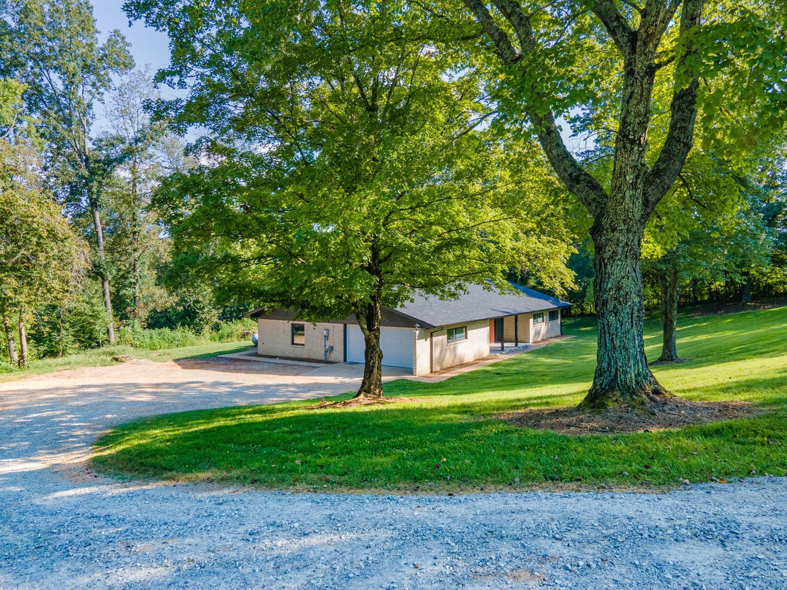 301 Sanford Ln inside, Lawrence County TN home for sale