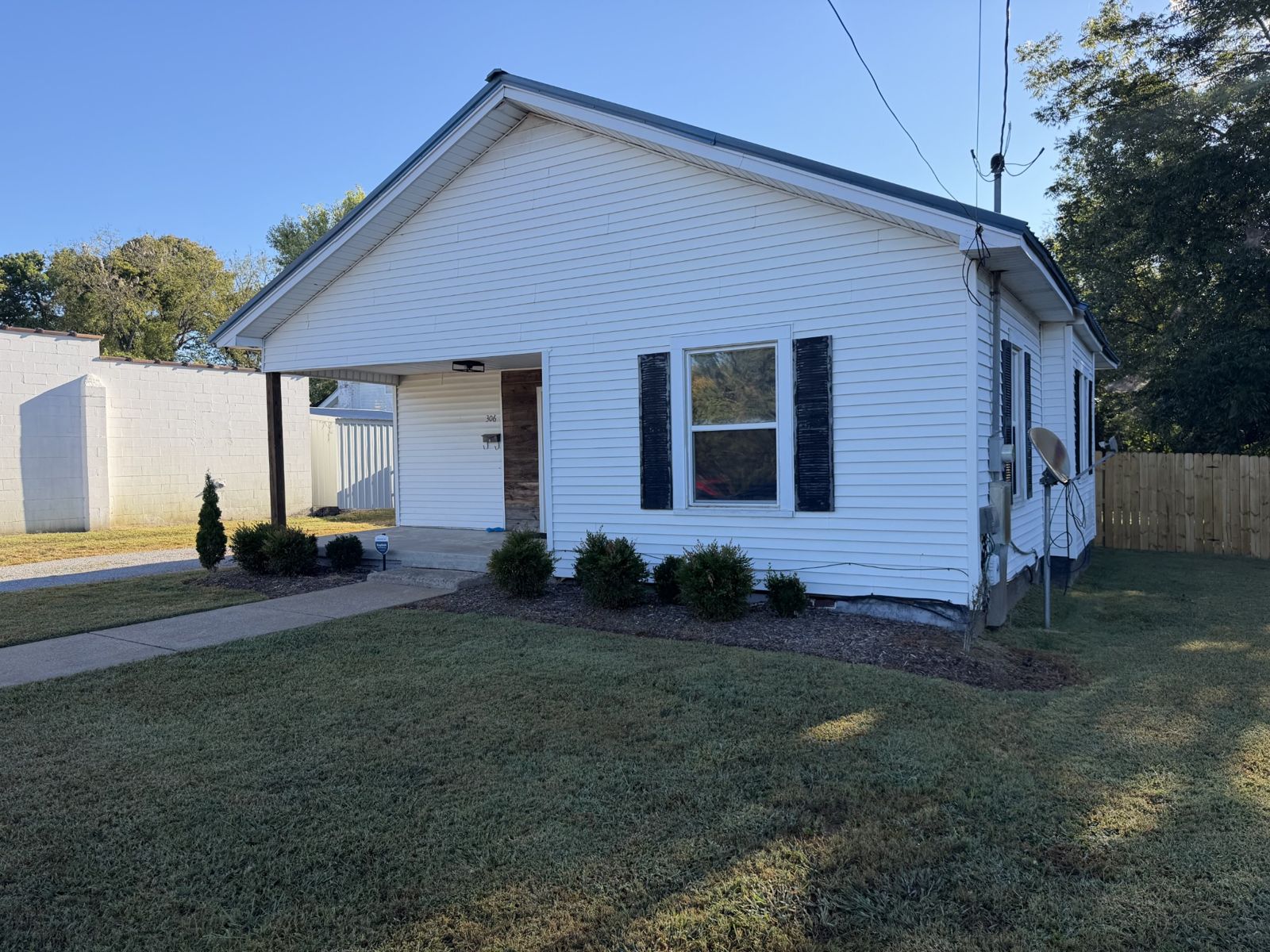 306 Jackson Ave inside, Lawrence County TN home for sale